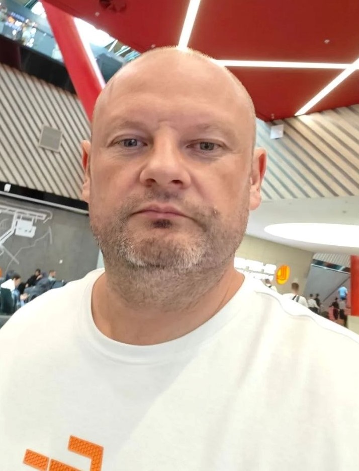 Константин Емельянов